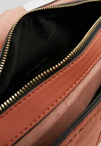 River Island Borsa a tracolla - beige