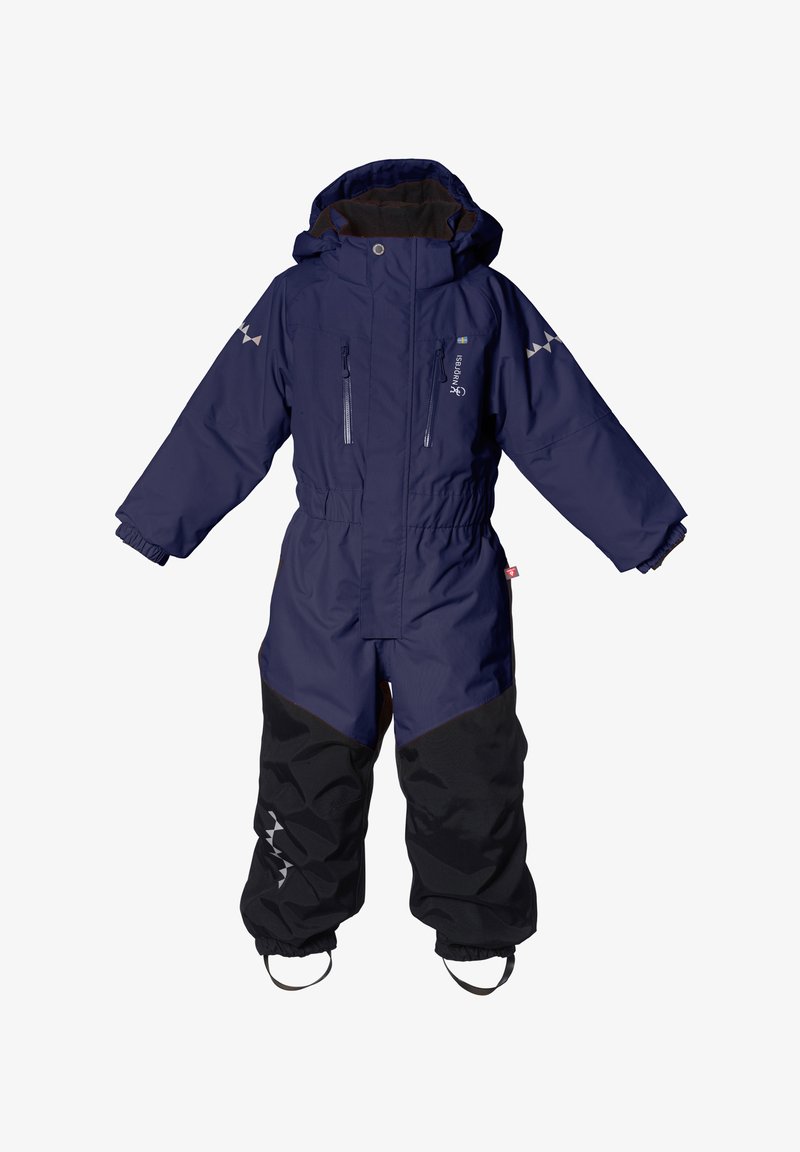 Marinblå snöoverall med huva, justerbara ärmslut och svarta nederdelar med ett strukturerat mönster. Dragkedjefickor för förvaring.