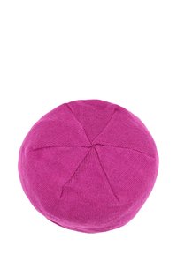 Berretto rotondo lavorato a maglia di un brillante colore rosa. Presenta una texture liscia con un motivo di cuciture che si irradiano dal centro. Adatto per un abbigliamento casual.