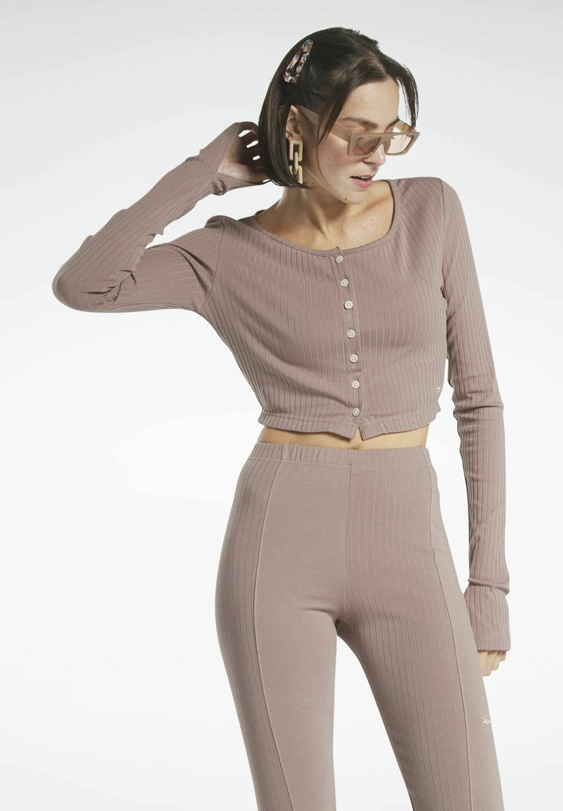 reebok classic long sleeve