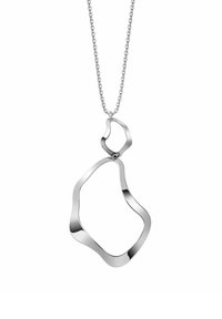 Srebrny naszyjnik z abstrakcyjnym, falistym zawieszeniem zawieszonym na cienkim łańcuszku, podkreślający nowoczesny design i błyszczące wykończenie.