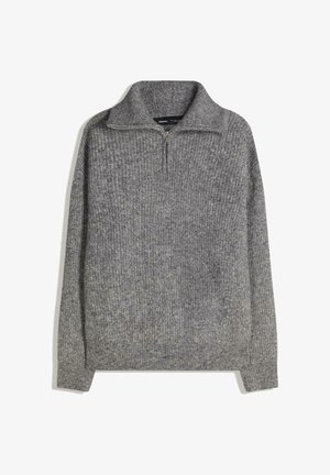 Siv pleteni pulover z visokim ovratnikom in preklopnim žepnim zadrgom do četrtine dolžine. Ima teksturiran vzorec in rebraste manšete ter rob. Mehak material.