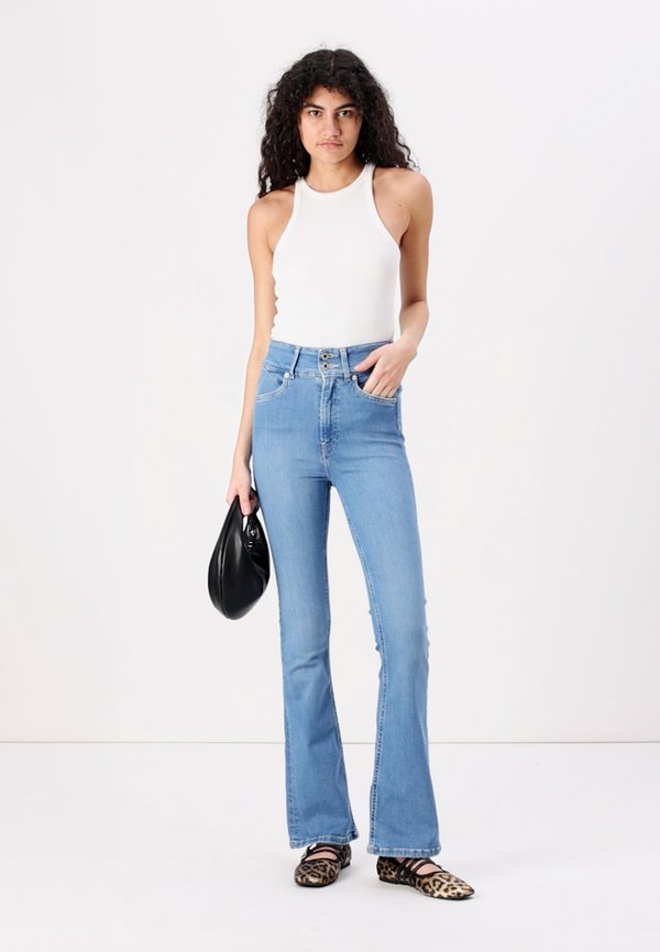 CONTOUR  - Flared Jeans2
