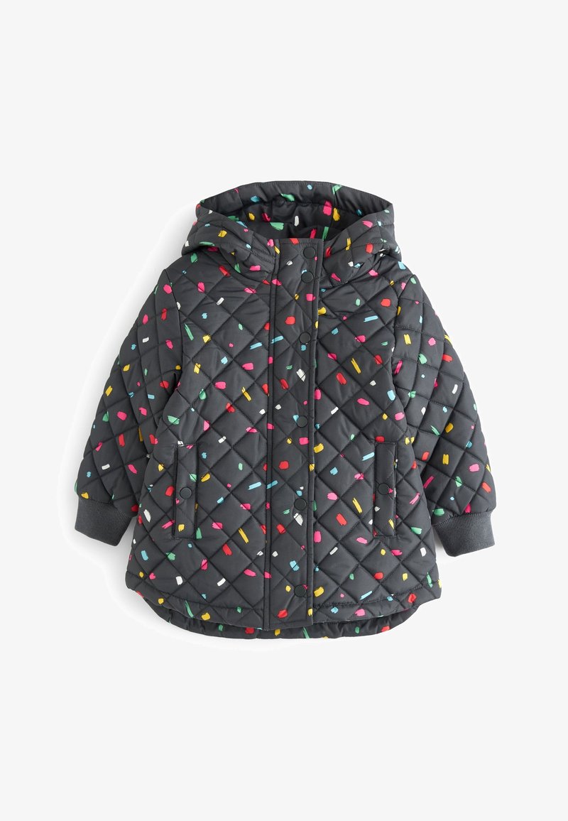 Veste matelassée pour enfants de couleur gris foncé avec des taches colorées ressemblant à des confettis, boutons-pression, capuche et poignets côtelés sur fond blanc.