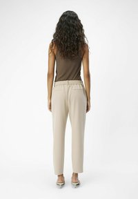 Object OBJLISA SLIM PANT - Pantalon classique - humus