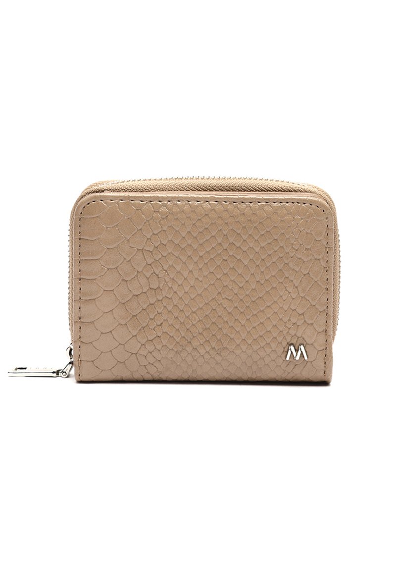 Portafoglio in pelle beige con motivo in pelle di serpente testurizzata, chiusura con zip e piccolo dettaglio del logo argentato sul davanti. Design compatto, forma rettangolare.