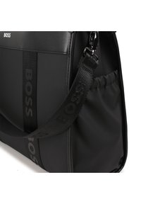 BOSS Kidswear Wickeltasche black/schwarz Zalando