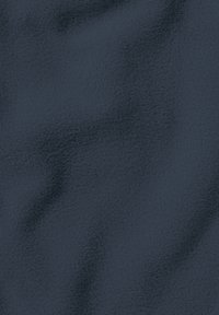 Tessuto blu navy scuro con una finitura morbida e textured, caratterizzato da onde sottili e variazioni di assorbimento della luce sulla superficie.