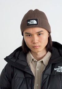 The North Face TNF LOGO BOX CUFFED  - Čepice - smokey brown