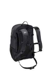 Zwarte rugzak met een gevoerd mesh achterpaneel, verstelbare schouderbanden en een handvat aan de bovenkant. Bevat een slank ontwerp en stevige sluitingen voor veilig gebruik.