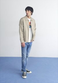 Thumbnail Image 2