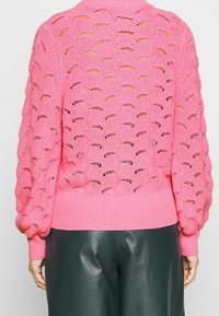 Selected Femme Stickad tröja - pink