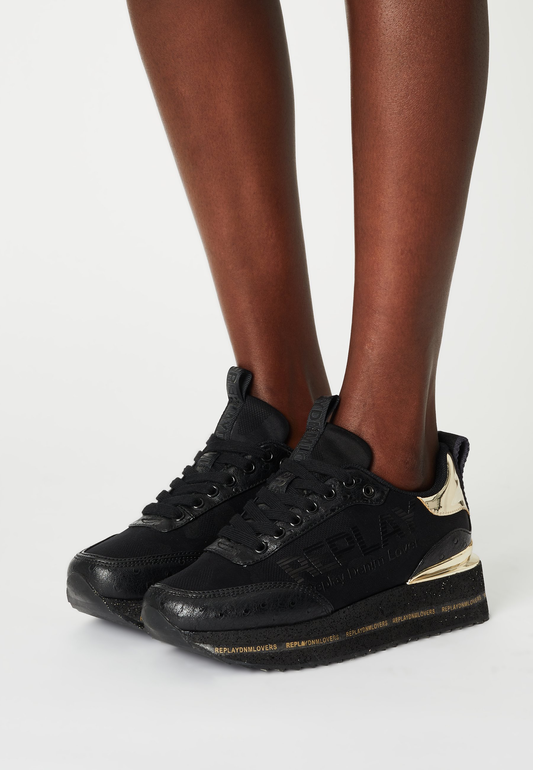 replay black trainers