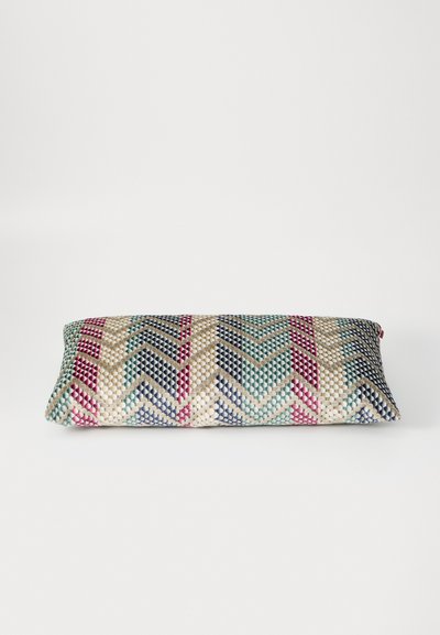 Textile pouch with a multicolored chevron pattern in blue, pink, and beige. Soft texture, rectangular shape, and zip closure on one side.
