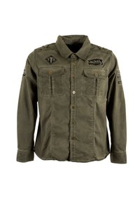 Camicia a maniche lunghe verde oliva con colletto button-down, due tasche sul petto e toppe ricamate nella parte anteriore e sulle maniche.