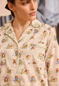 Cath Kidston REGULAR FIT SET - Pižamos komplektas - ecru paddington bear
