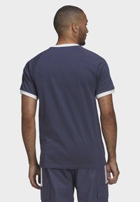 adidas Originals STRIPES TEE UNISEX - Potiskana majica - blue