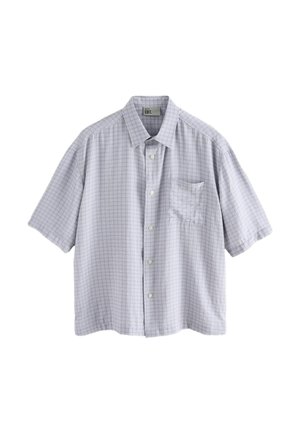 Jasnoszara, krótka koszula na guziki z małym wzorem w kratkę, kieszenią na piersi, kołnierzykiem i białymi guzikami.
