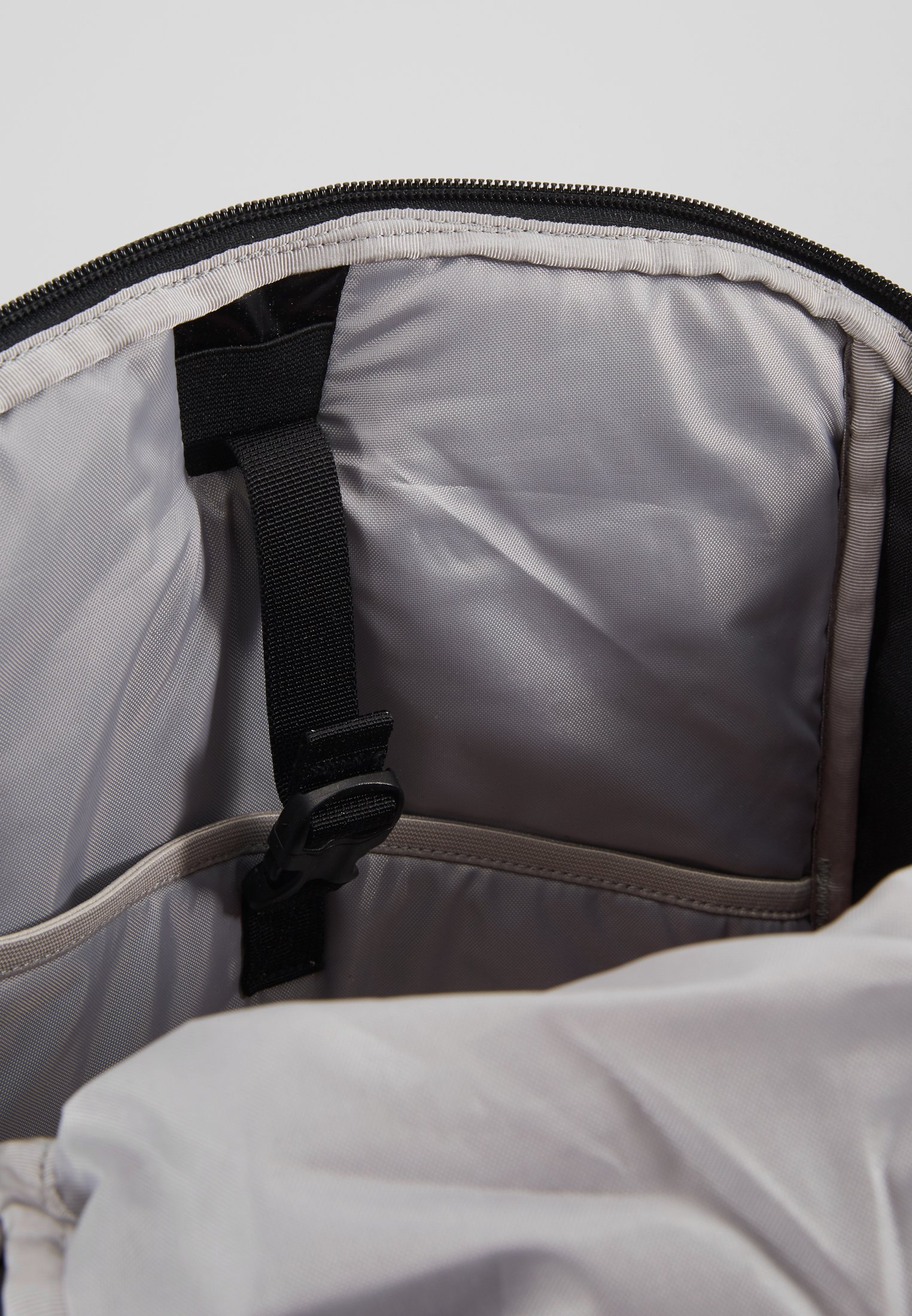 Men BLACK HOLE PACK 25L - Backpack Men BLACK HOLE PACK 25L - Backpack