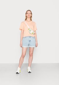 G-STAR LASH FEM LOOSE FIT - T-shirt básica - peach nougat