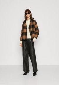 Selected Femme SLFEVANA JACKET - Allvädersjacka - toasted coconut/black