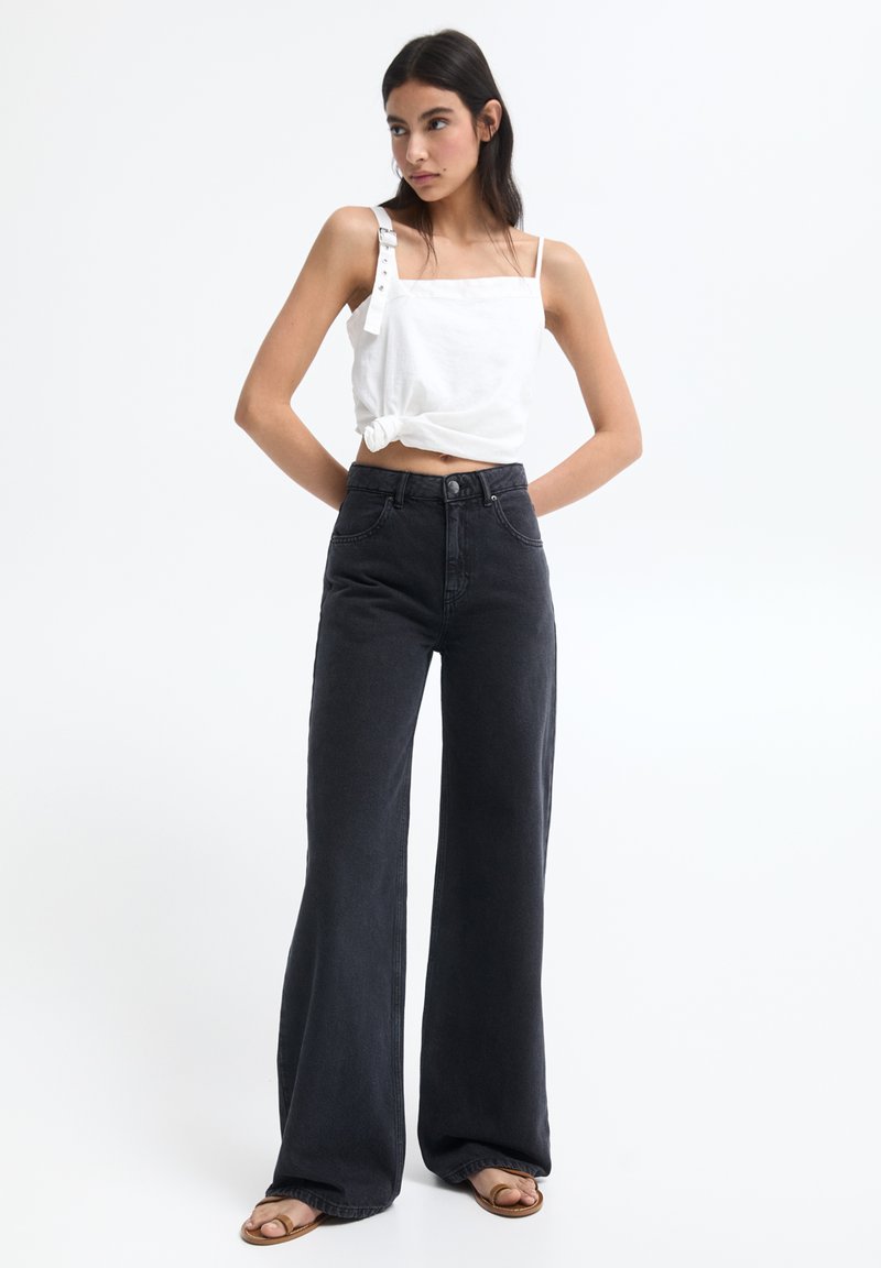 PULL&BEAR Flared Jeans zwart