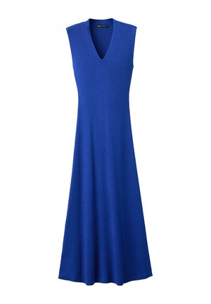 Vestido de punto sin mangas de color azul real con escote en V y falda acampanada de longitud midi, presentado sobre fondo blanco.