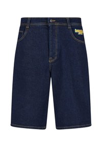 Shorts en denim de couleur bleu foncé avec des coutures jaunes. Comprend des poches avant et un logo sur le côté gauche. Coupe classique et design à longueur de genoux.