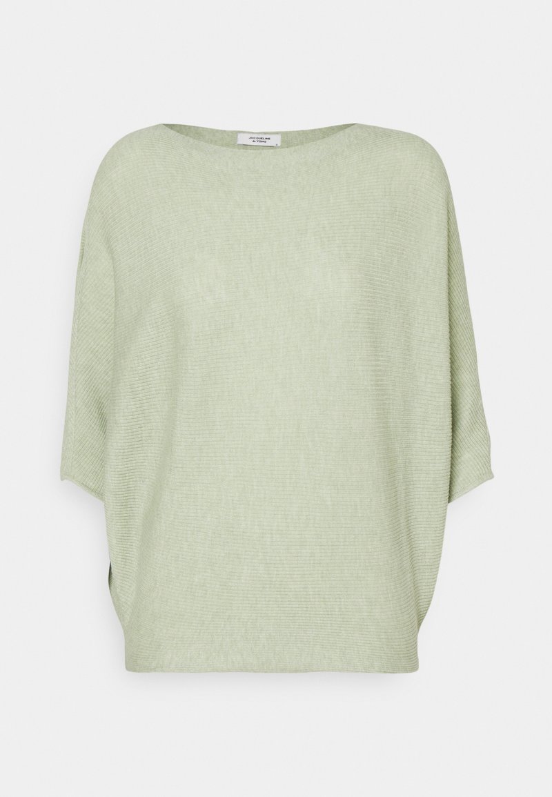 Pull en maille vert clair, coupe ample, manches courtes larges et col rond sur fond blanc.