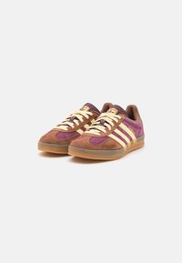 GAZELLE INDOOR UNISEX - Sneakersy niskie
