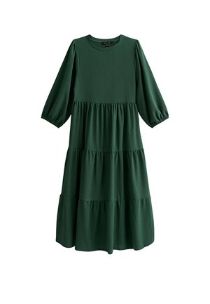 Groene jurk met verschillende lagen, gemaakt van gestructureerde stof, met lange pofmouwen en een ronde halslijn, en een vloeiende silhouet.