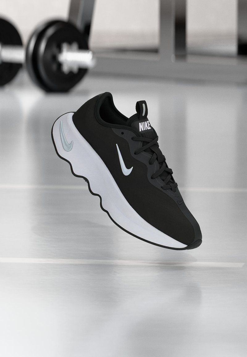 TRAINING black/white/pure platinum-coloured/black