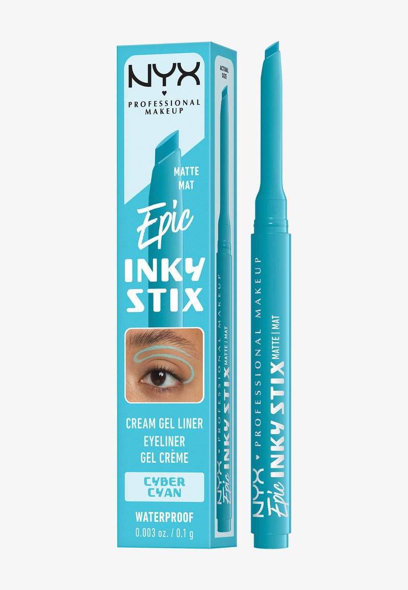 Eyeliner gel crème mat NYX Epic Inky Stix en teinte Cyber Cyan waterproof avec applicateur incliné et démonstration de maquillage des yeux.