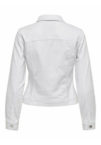 Veste en denim blanche à coupe ajustée, manches longues et col à revers. Comprend des fermetures à boutons aux poignets et des détails de couture au niveau du yoke arrière.