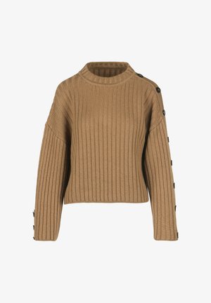 Maglione lavorato a maglia color marrone con una texture a coste, ampio scollo a barca e dettagli con bottoni lungo una manica. Design cropped.