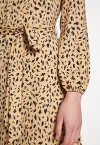 Dorothy Perkins Vapaa-ajan mekko - black