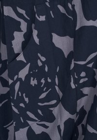Zizzi KURZARM MIT PRINT - Denné šaty - dark blue