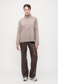 ONLY Tall ONLCOCO LIFE HIGH NECK - Strikkegenser - fungi melange