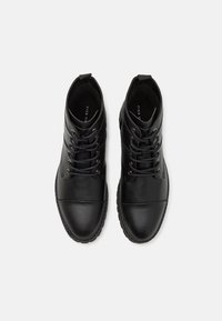 Pier One Stivaletti stringati - black