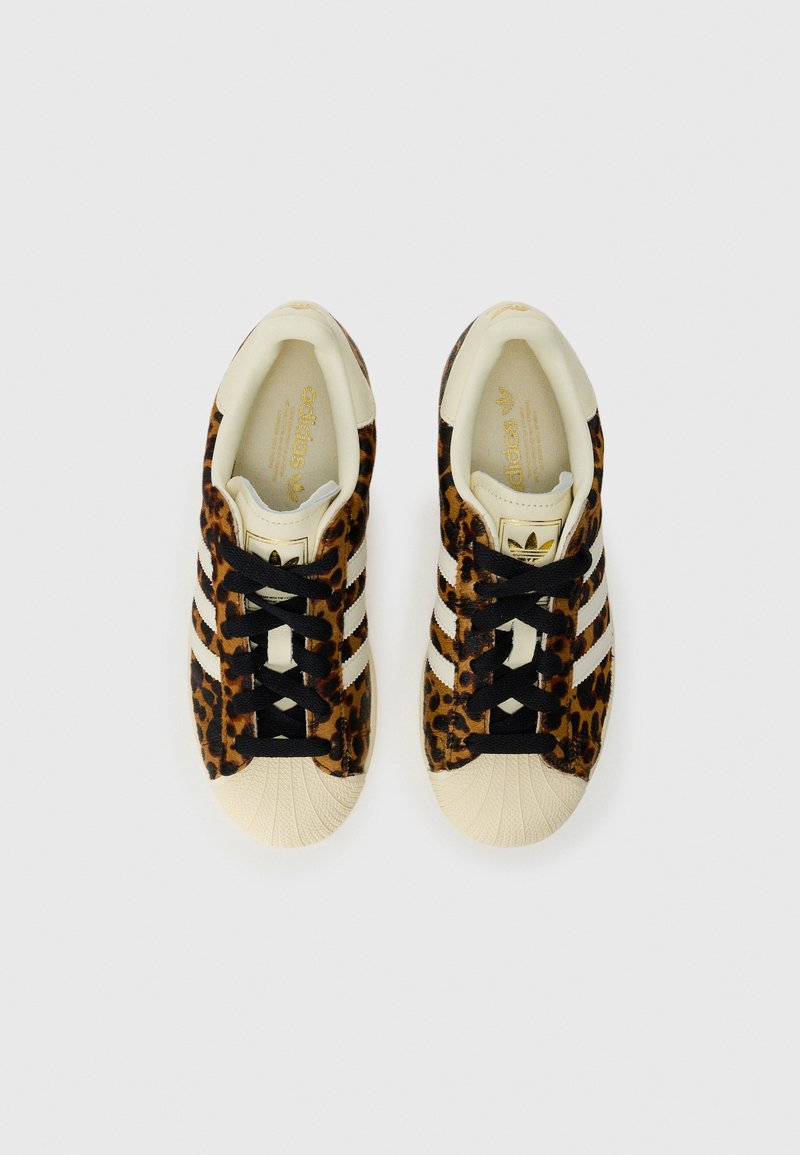 adidas gazelle silver green womens adidas Originals Superstar Vintage - JQ3258 | SNS main image 1