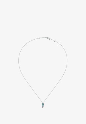 Sølv halskæde med en lodret vedhæng, der har turkise, lyserøde og lilla sten, sat i et elegant, moderne design.