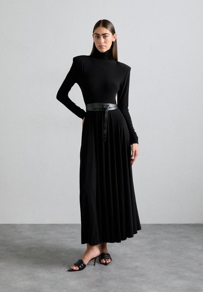 Norma Kamali SHOULDER PAD TURTLE FLARED DRESS TO MIDCALF - Džersejové šaty - black