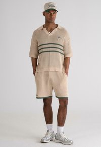 PROHIBITED - RESORT KNITTED  - Polo shirt - cream green Thumbnail Image 1