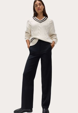 Marks & Spencer, STRAIGHT, czarny