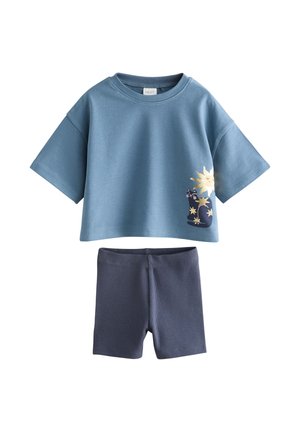 Next, REGULAR FIT - SHORT SLEEVE T-SHIRT AND SHORTS SET . - Shorts - blue
