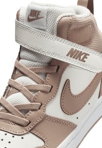 Nike Sportswear COURT BOROUGH MID 2 UNISEX - Vysoké tenisky - pale ivory hemp sail