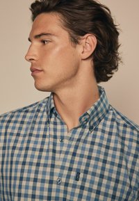 Next EASY OXFORD - Camicia - blue charcoal grey marl gingham