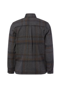 Camicia di flanella a quadri grigia con motivi a check marroni e neri, maniche lunghe e polsini con bottoni. Il retro presenta un yoke e una piega centrale.