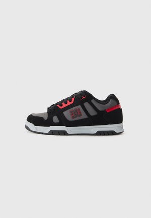 STAG - Trainers - black/red