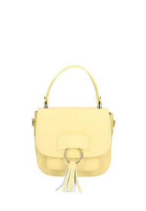 Borsa a tracolla in pelle gialla con pattina pieghevole, dettaglio ad anello circolare e nappina pendente. Presenta un manico superiore e una tracolla regolabile.